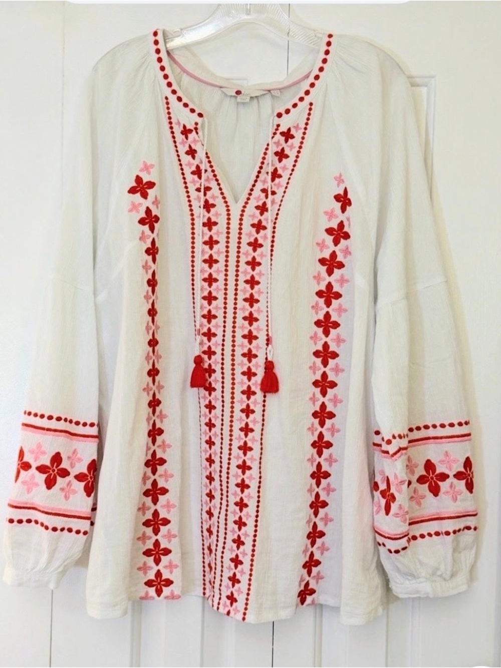 NWOT Boden White Tunic with Red Floral Embroidery and Tassels